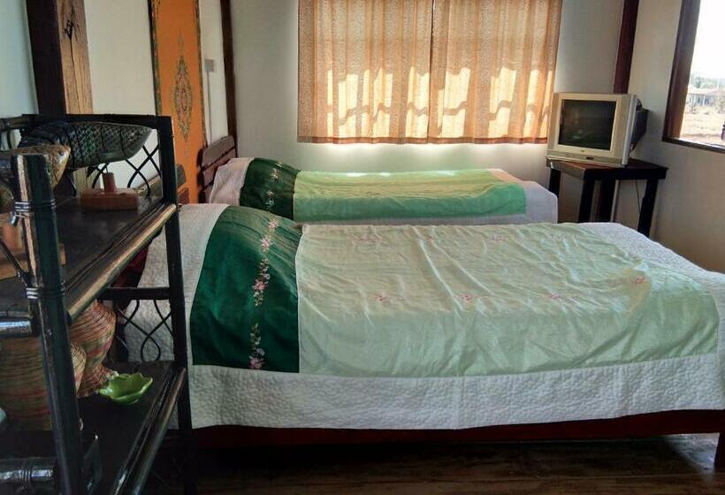 Bed and Breakfast Lek S Issan Home And Travel