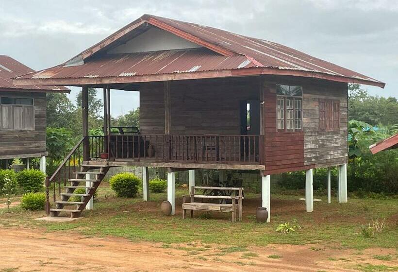 Bed and Breakfast Lek S Issan Home And Travel