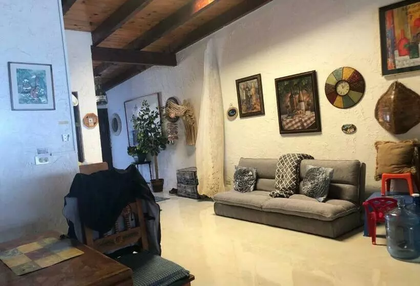 Aamiaismajoitus (B&B) Ocean Front Villa Sleeps 6 15  Beach Access