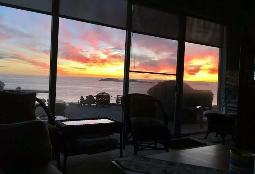 Aamiaismajoitus (B&B) Ocean Front Villa Sleeps 6 15  Beach Access