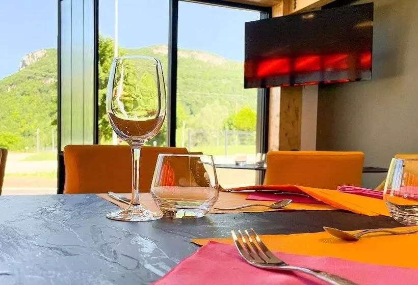 ホテル Akena Molinges   La Brocatelle