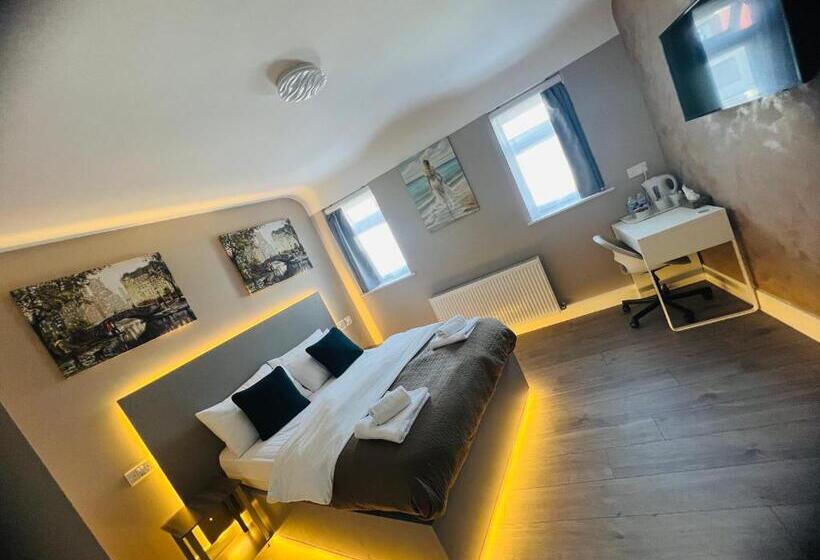 בית מלון כפרי Paragraph Edmonton