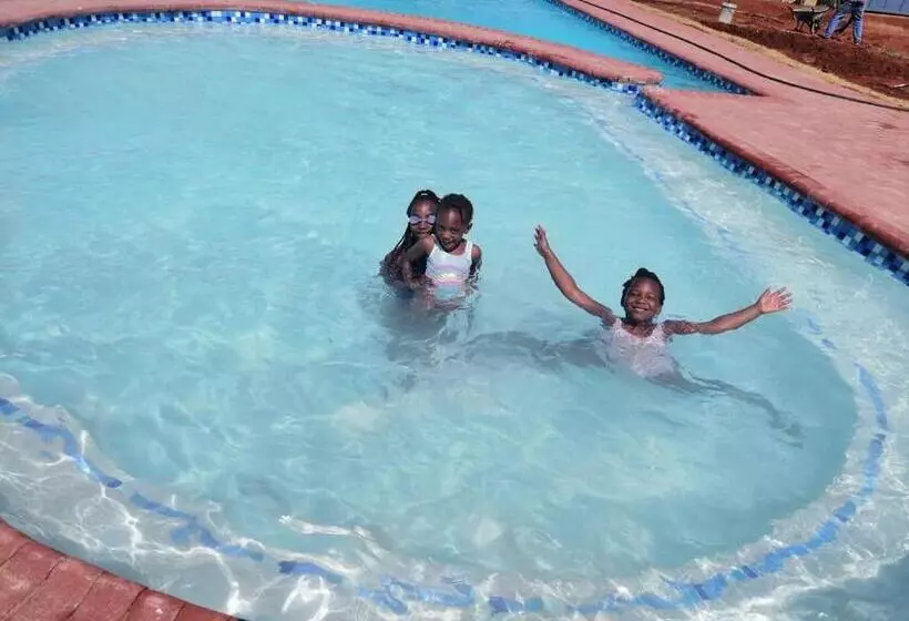 ホテル Lempitse Lodge