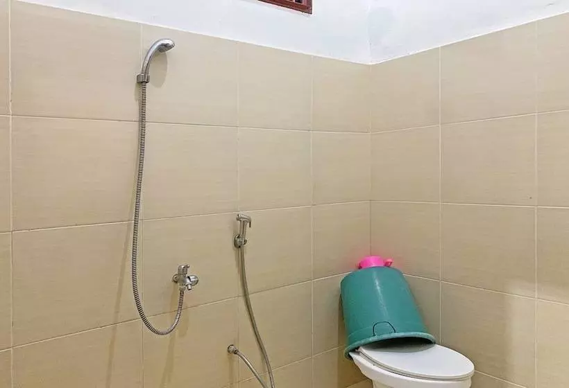 ホテル Oyo 91657 Penginapan Radja Jeneponto