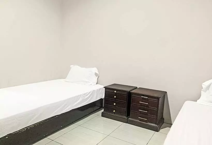 ホテル Oyo 91657 Penginapan Radja Jeneponto