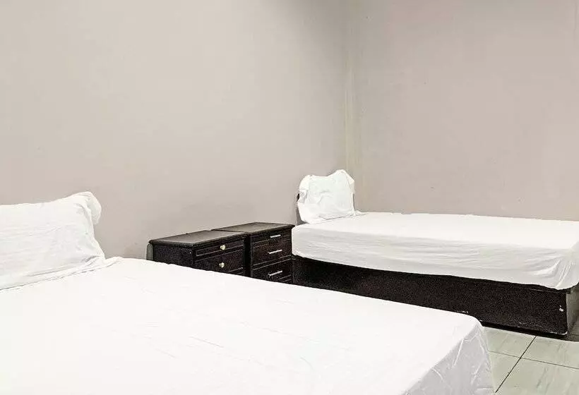 ホテル Oyo 91657 Penginapan Radja Jeneponto