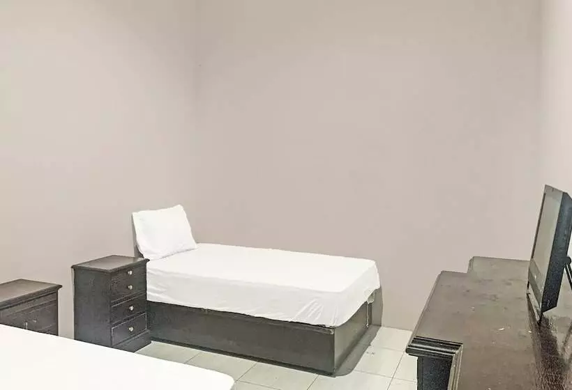 ホテル Oyo 91657 Penginapan Radja Jeneponto