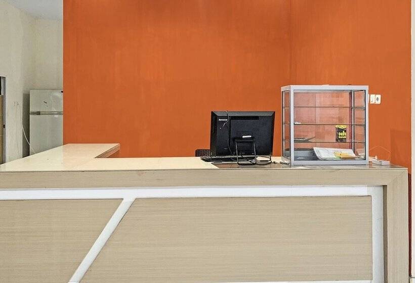 בית מלון כפרי Oyo 91657 Penginapan Radja Jeneponto