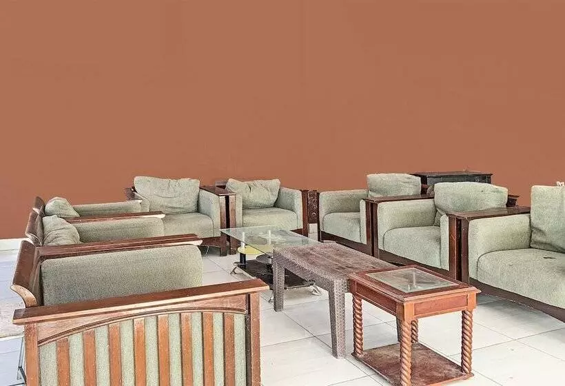 ホテル Oyo 91657 Penginapan Radja Jeneponto