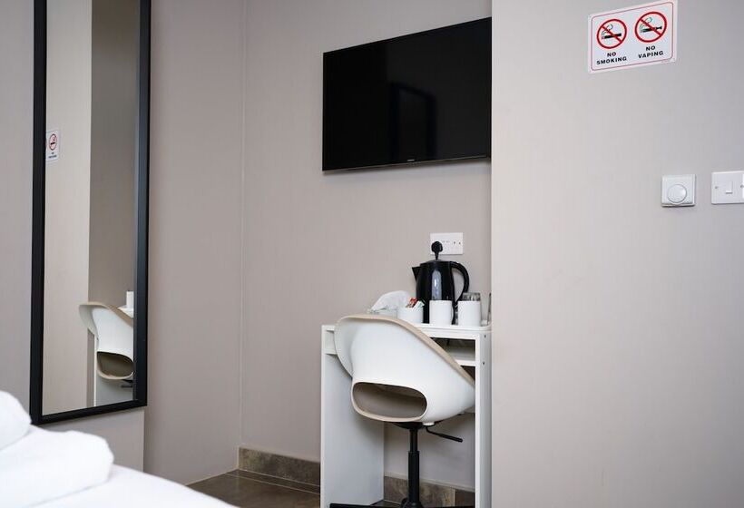 בית מלון כפרי Paragraph Edmonton