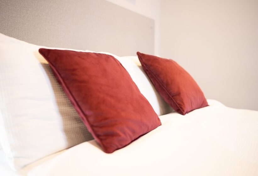 בית מלון כפרי Paragraph Edmonton