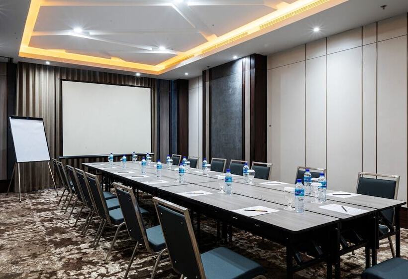 Platinum Hotel Tunjungan Surabaya