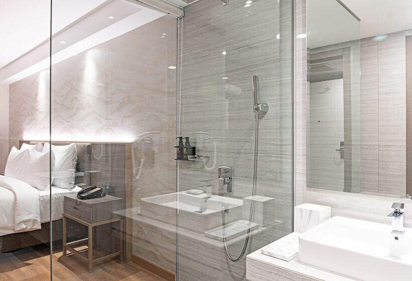 Platinum Hotel Tunjungan Surabaya