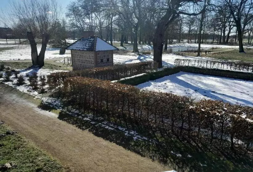 ホテル Schloss Rothenklempenow