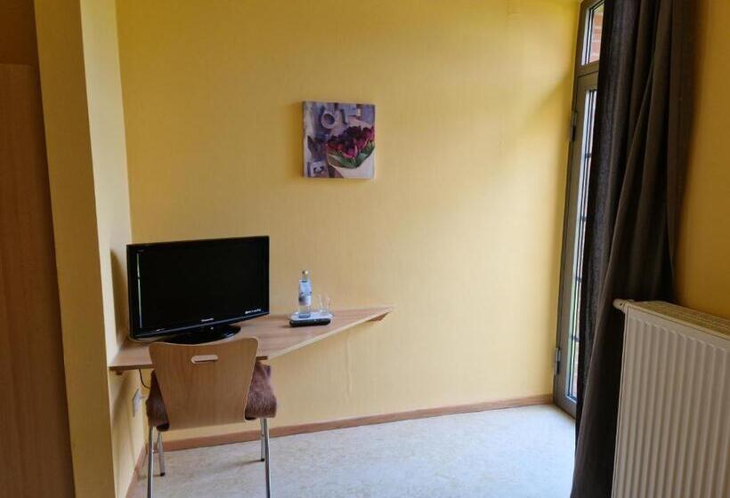 בית מלון כפרי Schloss Rothenklempenow