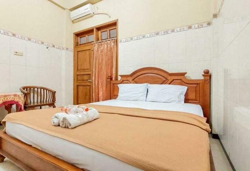 Hotel Shinta 2 Near Alun Alun Kertosono Mitra Reddoorz