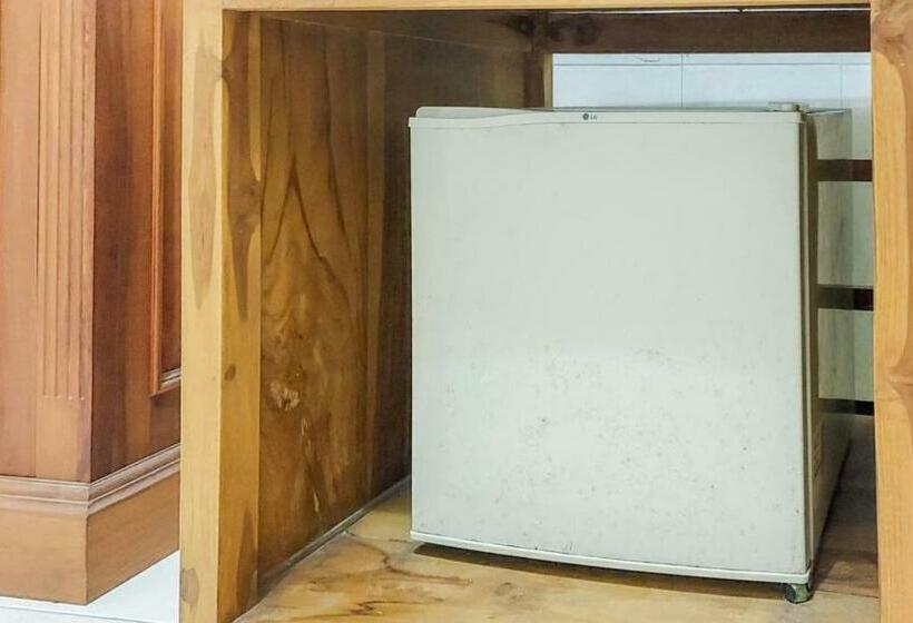 Hotel Shinta 2 Near Alun Alun Kertosono Mitra Reddoorz