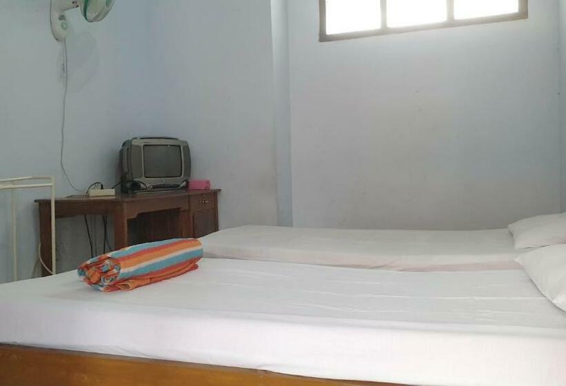 Hotel Suronegaran Purworejo Redpartner