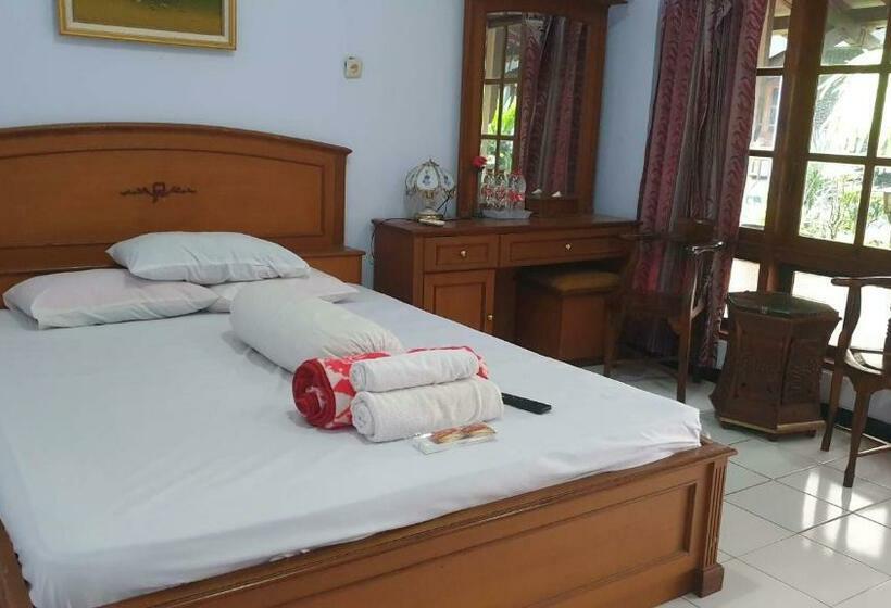 Hotel Suronegaran Purworejo Redpartner