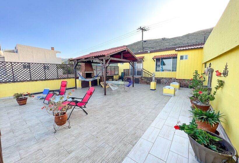 Ith Lazy Lobster Surf Hostel