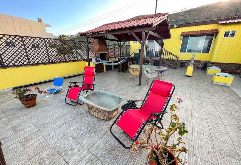 Ith Lazy Lobster Surf Hostel