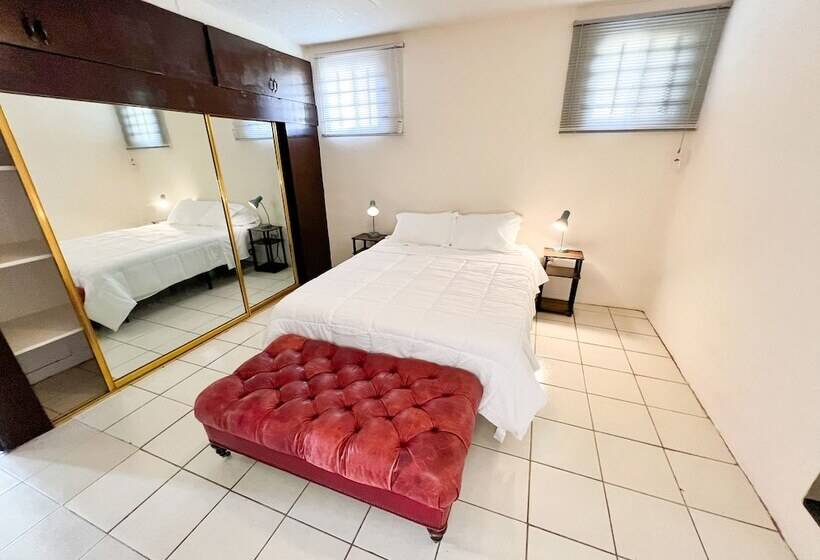 Ith Lazy Lobster Surf Hostel