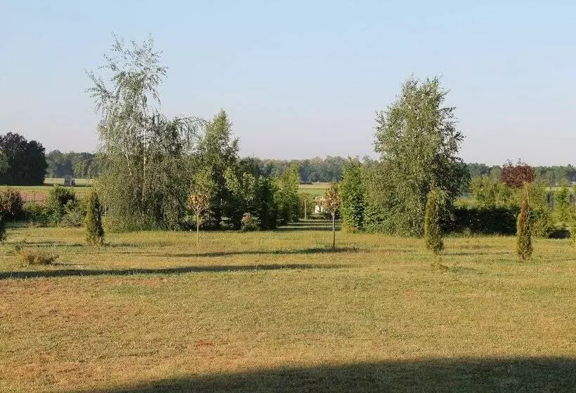 Majatalo Le Clos 24