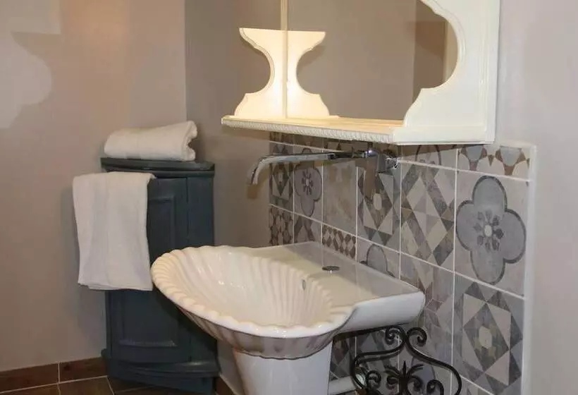 Majatalo Le Clos 24