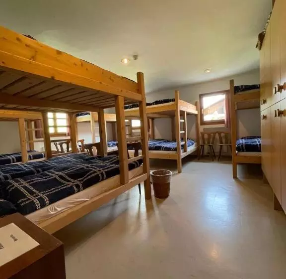 ベッドアンドブレックファースト Gasthaus Beverin