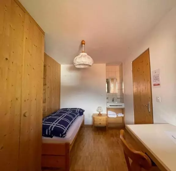 ベッドアンドブレックファースト Gasthaus Beverin