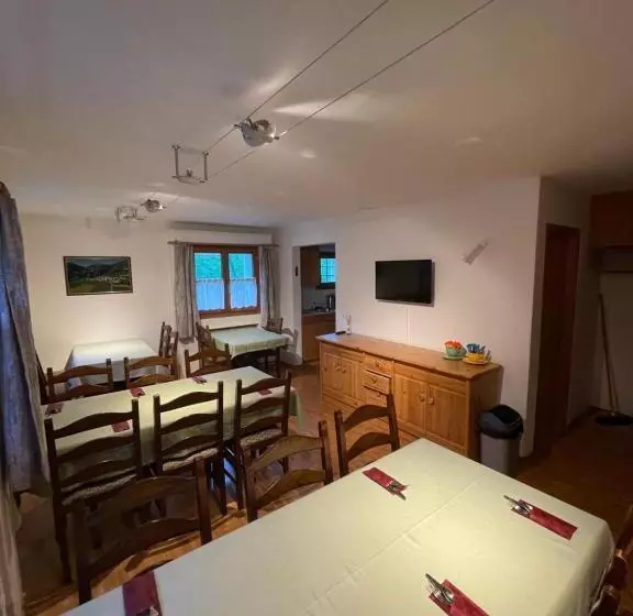 ベッドアンドブレックファースト Gasthaus Beverin