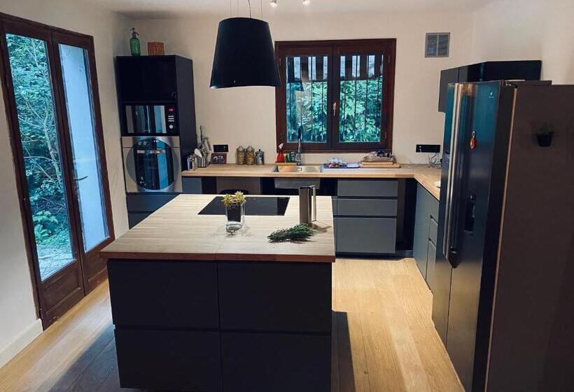 مبيت وإفطار Oak Wood