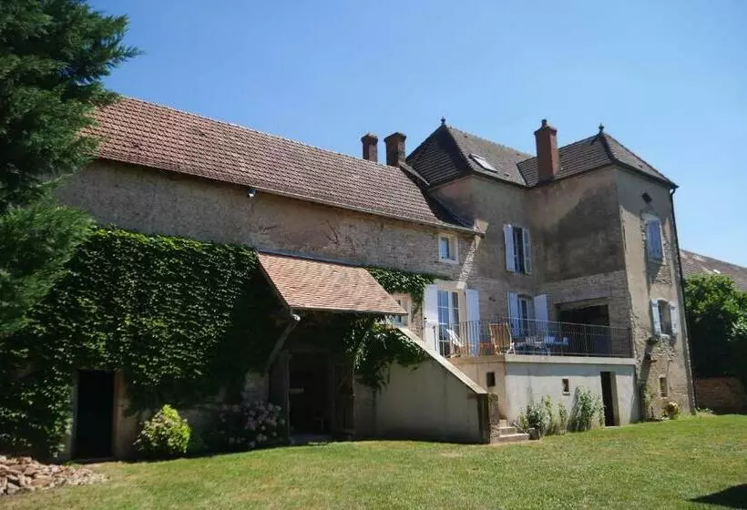 ホテル La Bergerie  Nanton Old Renovated Farmhouse With Swimming Pool For Familie