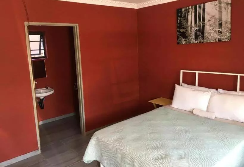 Majatalo Elson Lodge K1