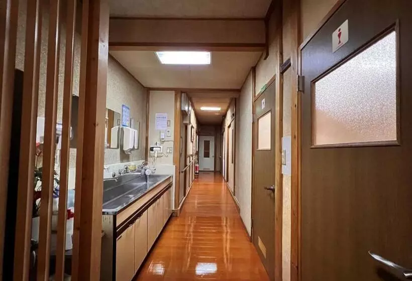 호스텔 Minshuku Iwatakan