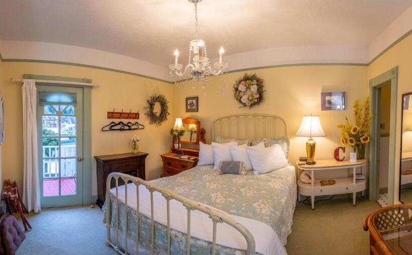 住宿加早餐  Clementine S Guest House & Vacation Rentals