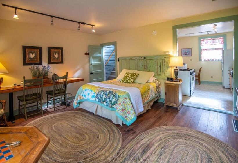 住宿加早餐  Clementine S Guest House & Vacation Rentals