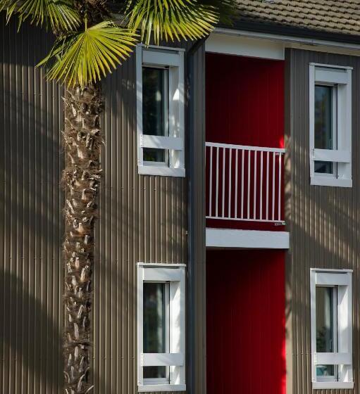 Brit Hotel Essentiel Pau Lescar