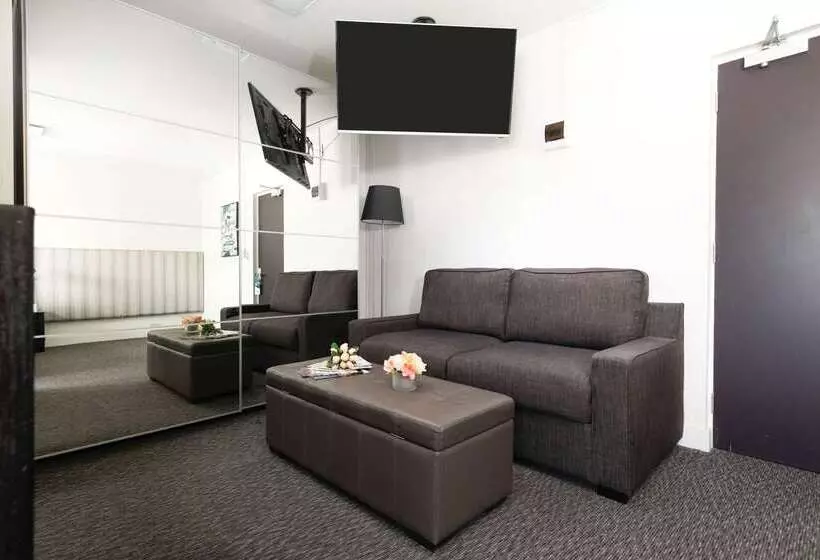 Comfort Hotel East Melbourne