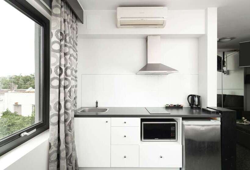 Comfort Hotel East Melbourne