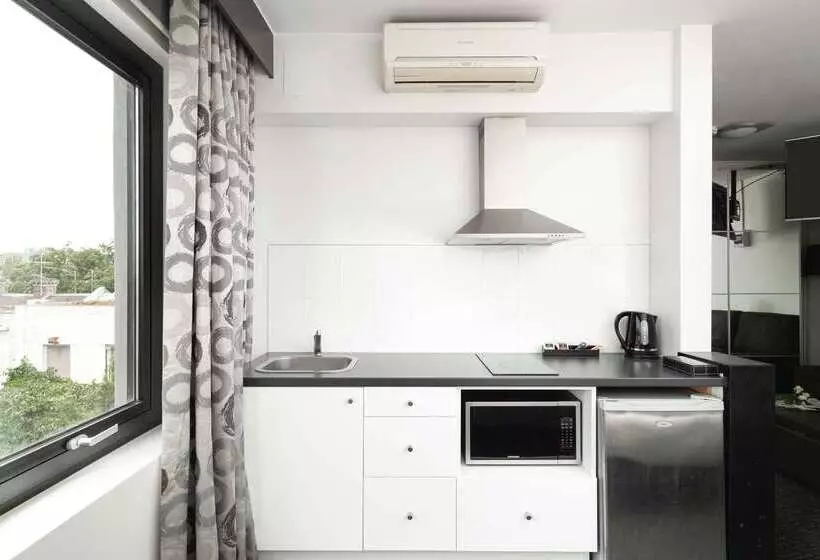 Comfort Hotel East Melbourne