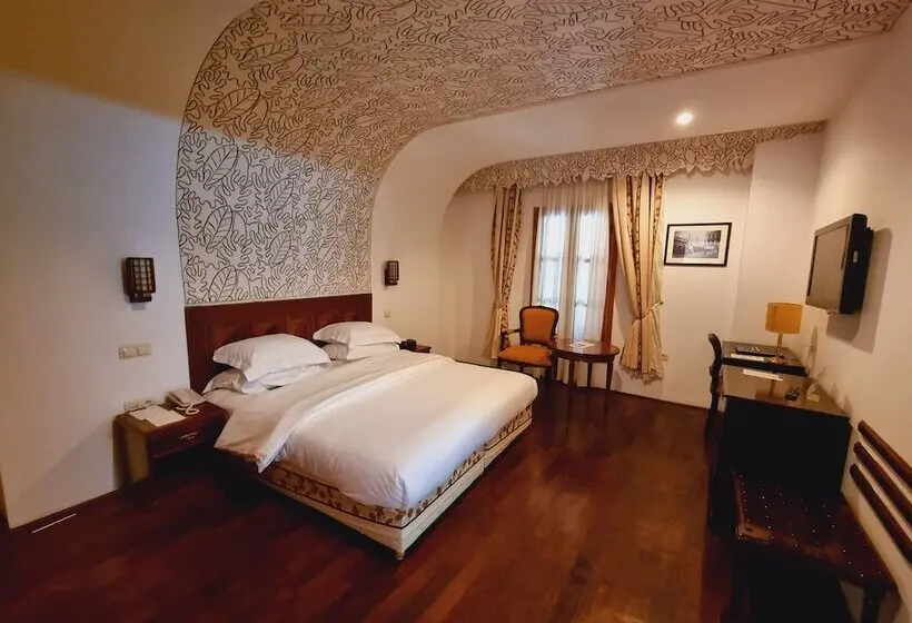 Grand Hotel Villa De France