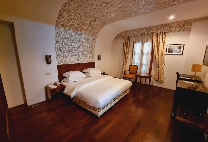 Grand Hotel Villa De France
