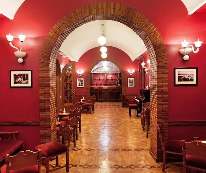 Grand Hotel Villa De France