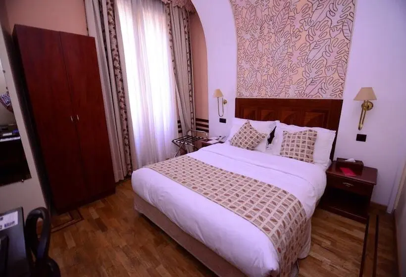 Grand Hotel Villa De France