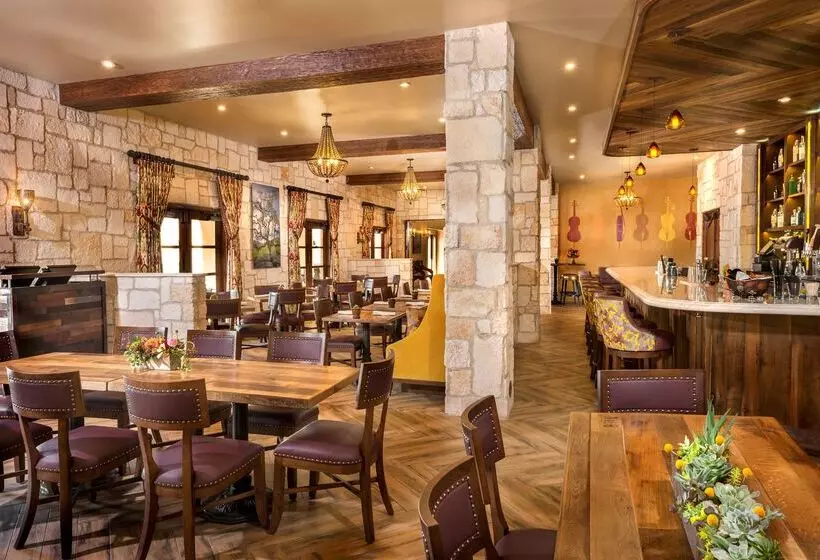 هتل Allegretto Vineyard Resort Paso Robles