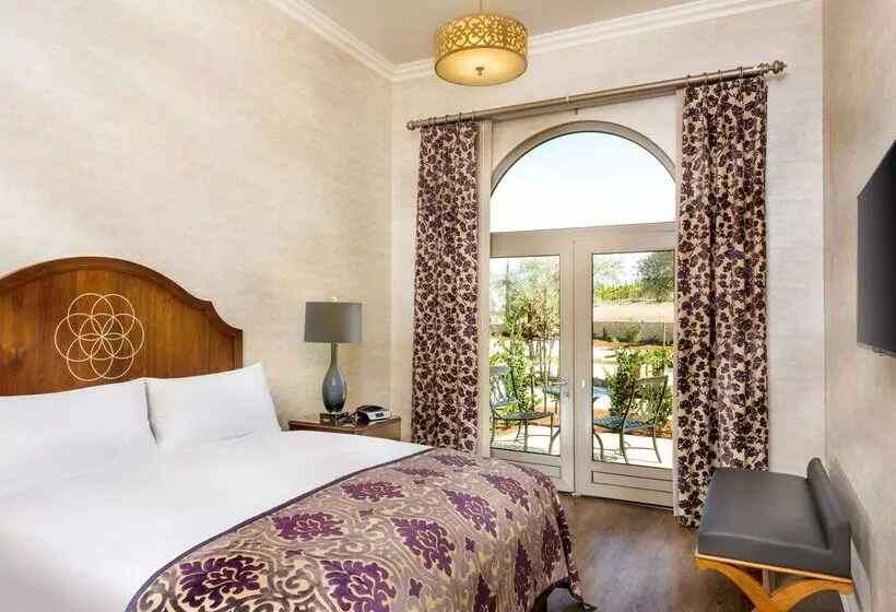 هتل Allegretto Vineyard Resort Paso Robles
