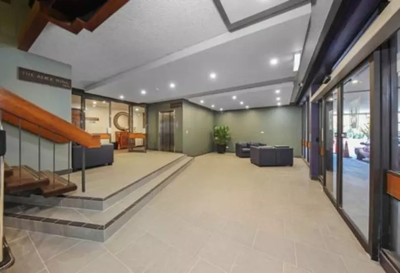 Belconnen Way Hotel & Serviced Apartments