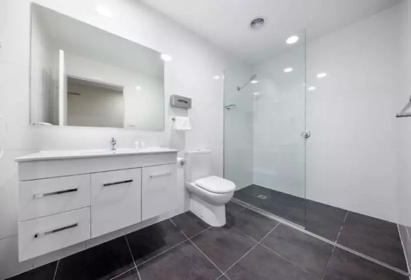 Belconnen Way Hotel & Serviced Apartments