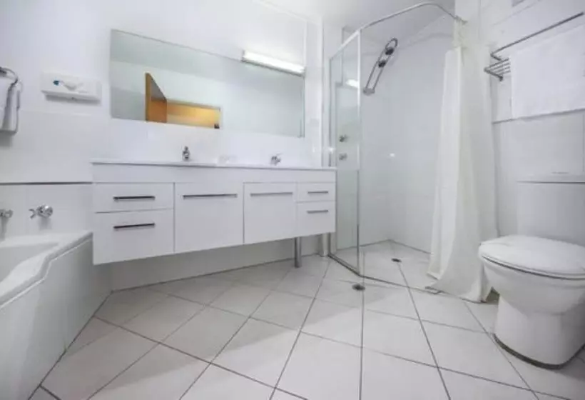 Belconnen Way Hotel & Serviced Apartments